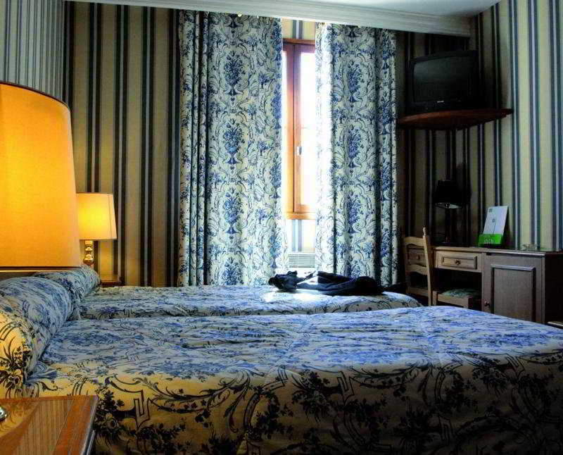 Hotel L'Aragon Каркассон Номер фото